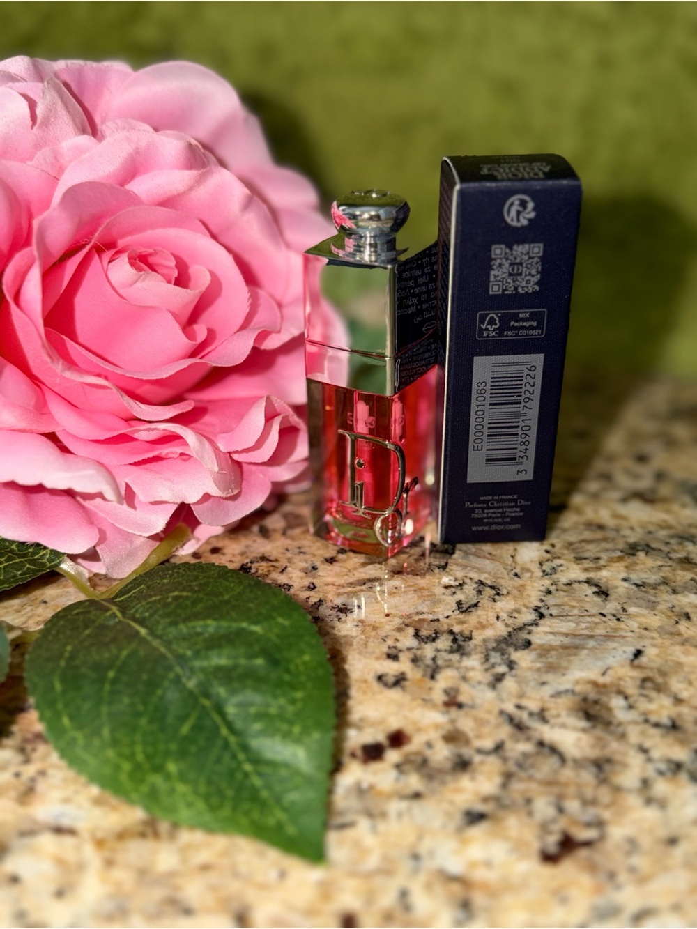 Dior Addict Lip Glow Oil - Rose Pink and Silver Accents - Picture 3 of 5